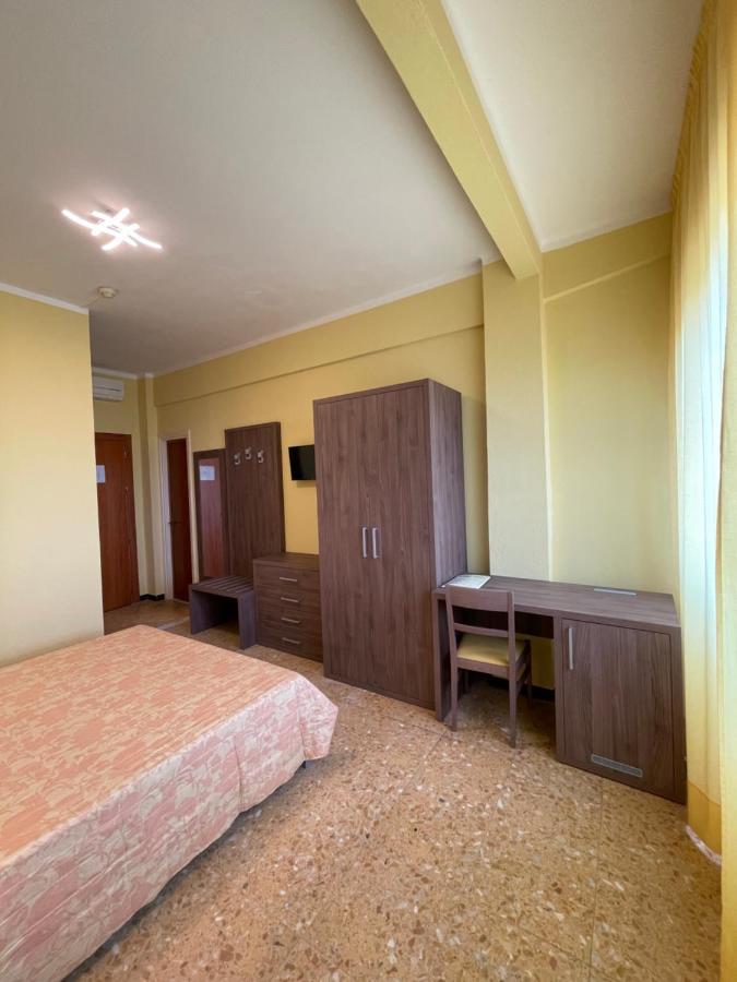 אימפריה Hotel Robinia מראה חיצוני תמונה