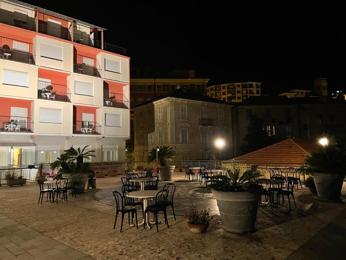 אימפריה Hotel Robinia מראה חיצוני תמונה
