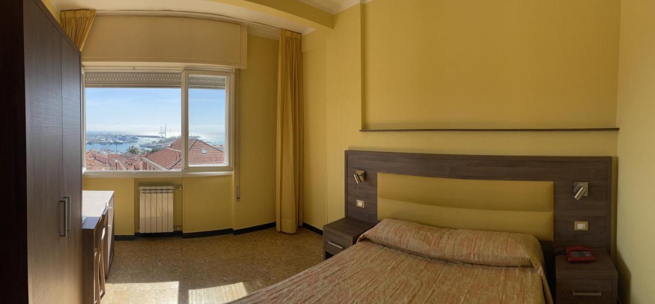 אימפריה Hotel Robinia מראה חיצוני תמונה