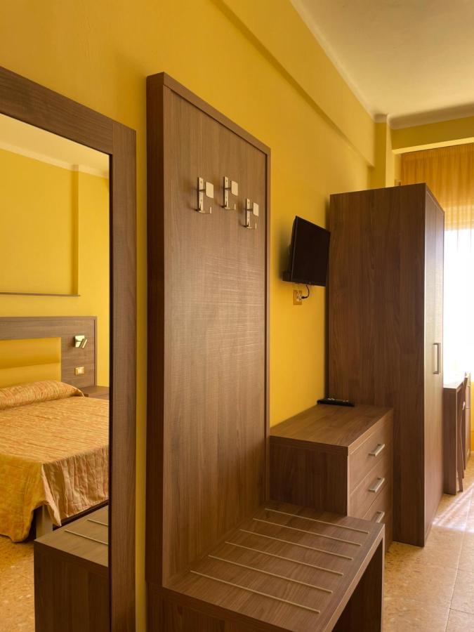 אימפריה Hotel Robinia מראה חיצוני תמונה