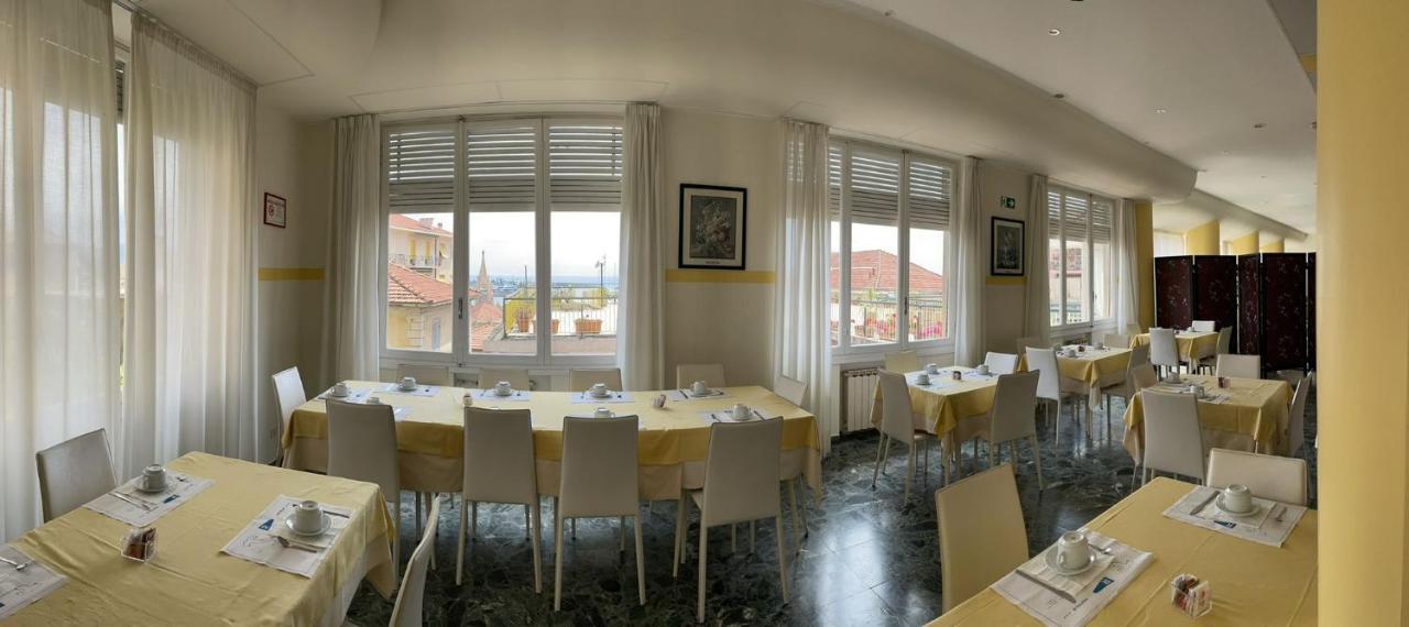 אימפריה Hotel Robinia מראה חיצוני תמונה