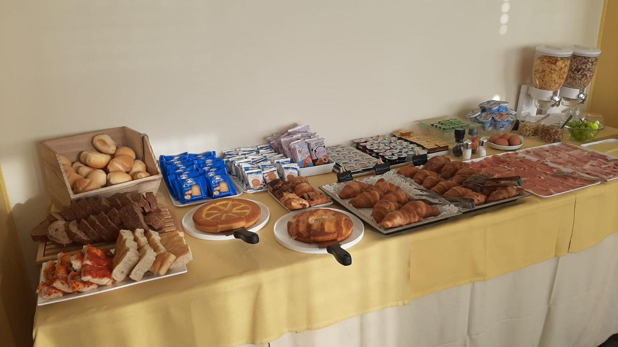 אימפריה Hotel Robinia מראה חיצוני תמונה