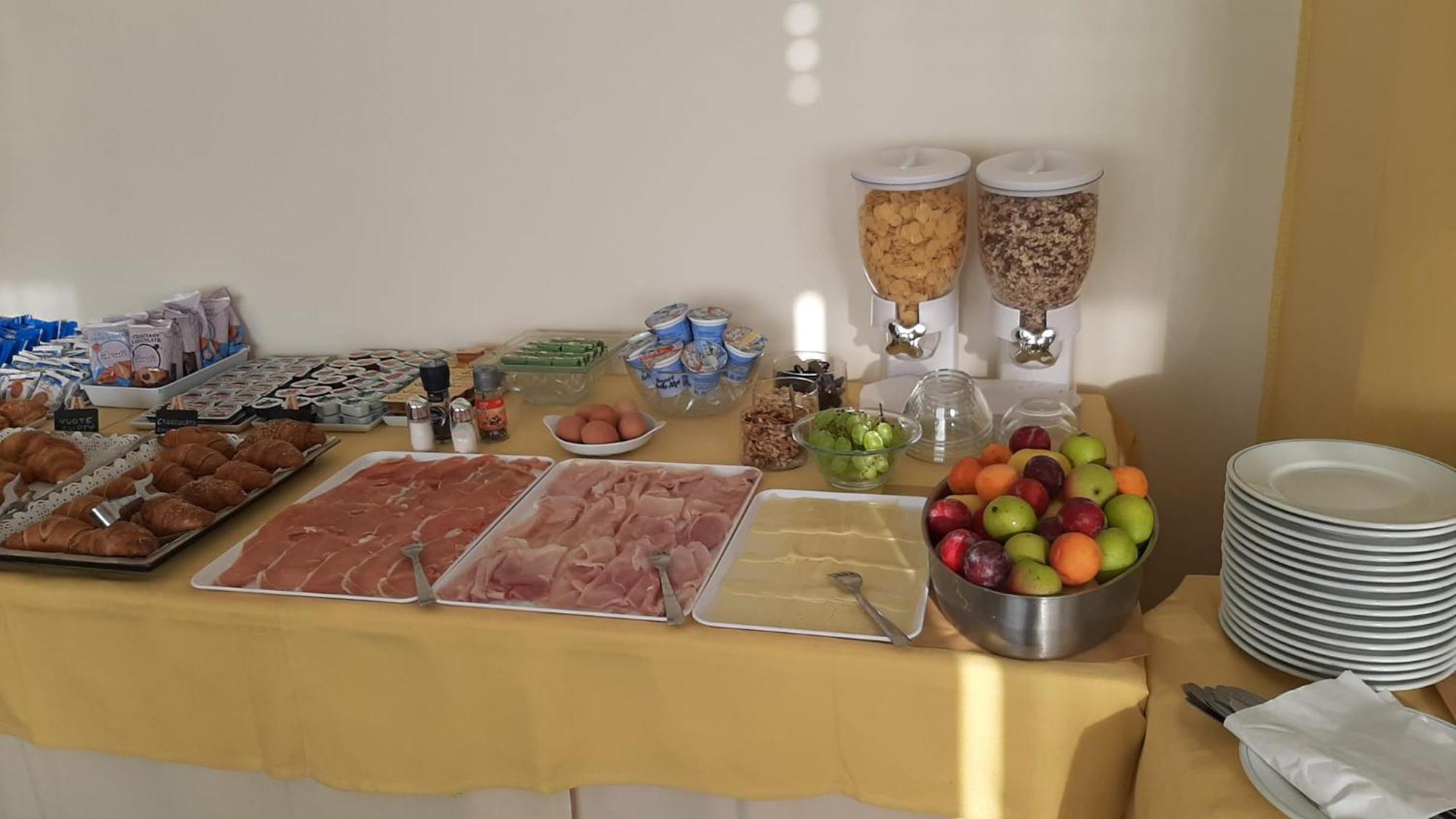 אימפריה Hotel Robinia מראה חיצוני תמונה