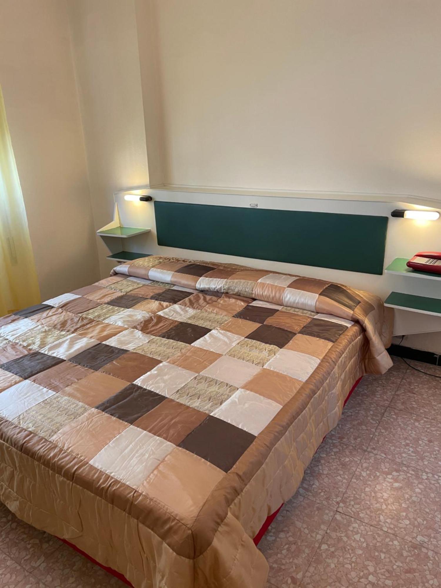 אימפריה Hotel Robinia חדר תמונה