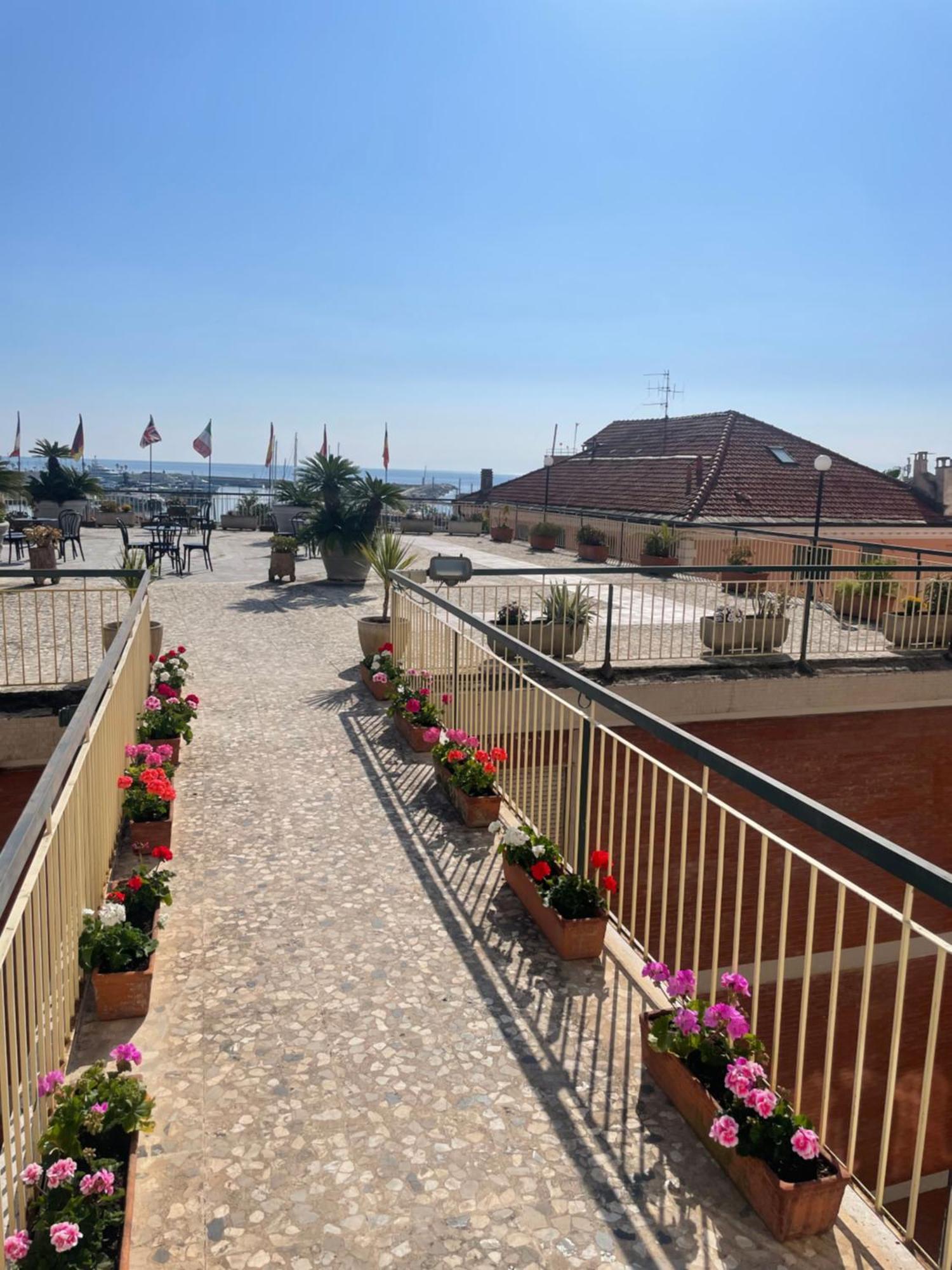 אימפריה Hotel Robinia מראה חיצוני תמונה