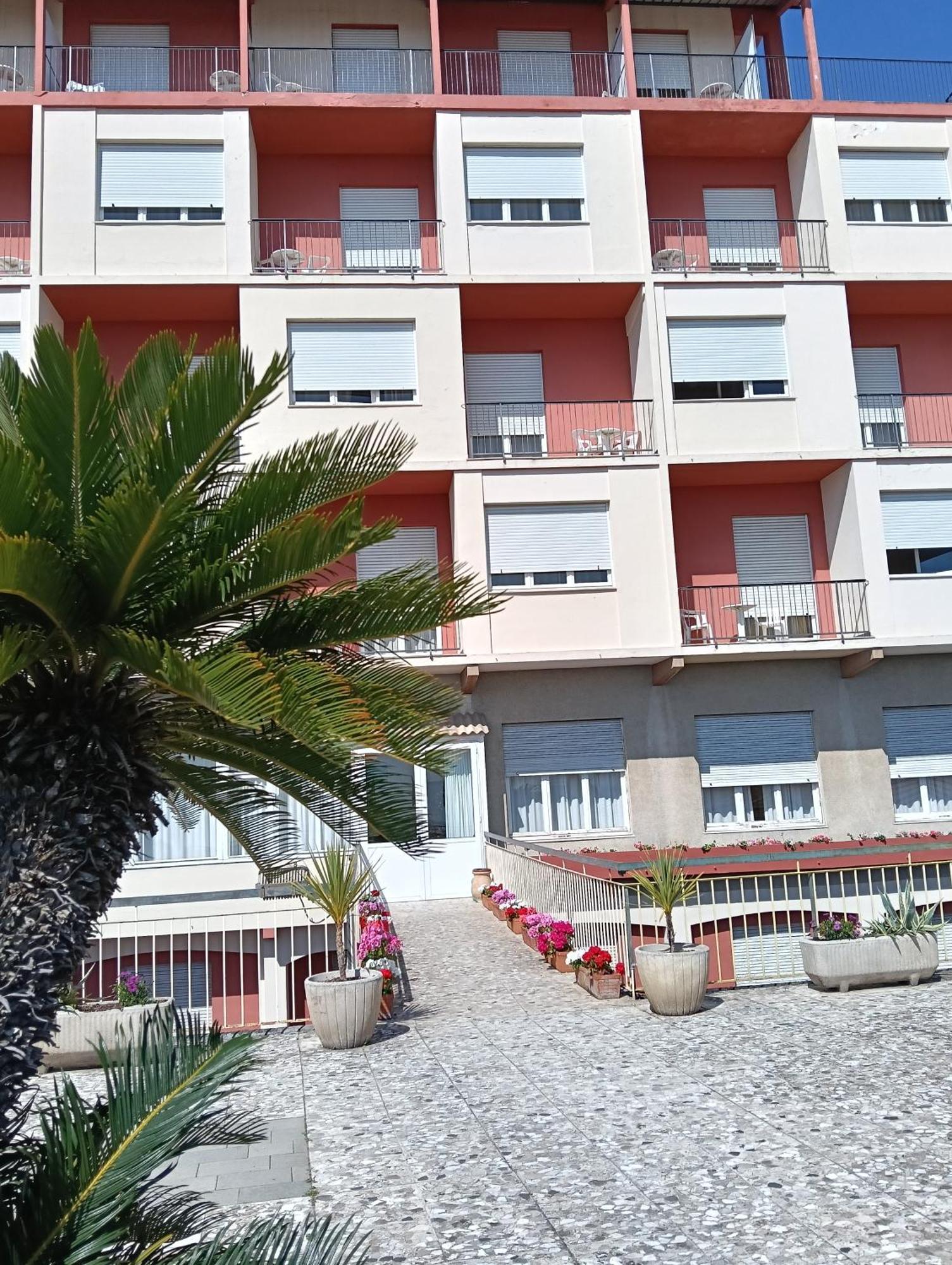 אימפריה Hotel Robinia מראה חיצוני תמונה