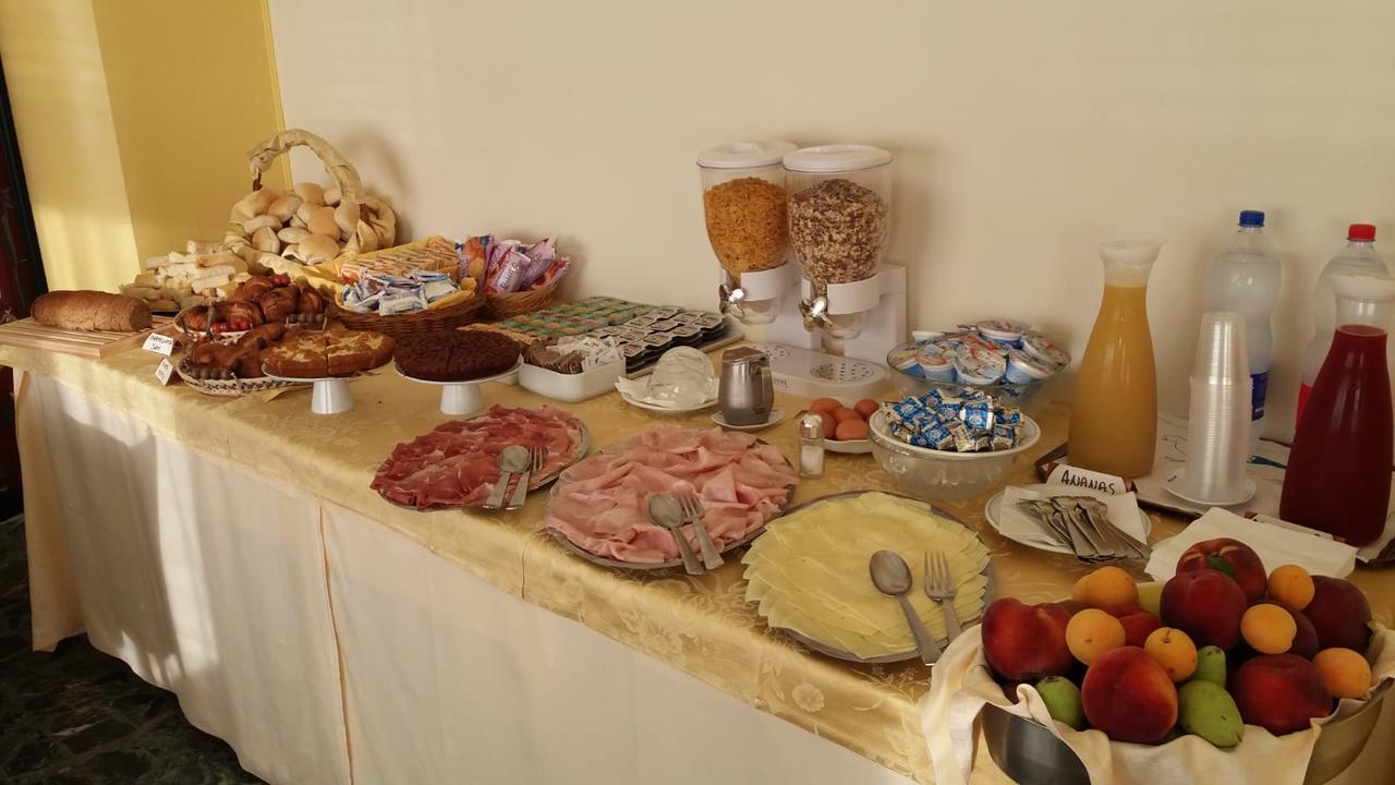אימפריה Hotel Robinia מראה חיצוני תמונה